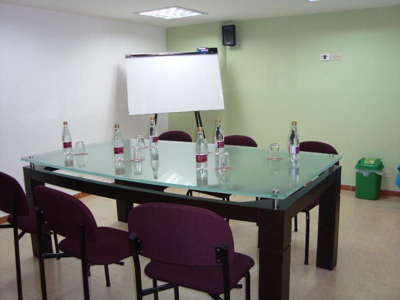Hotel Plaza Versalles - image 5