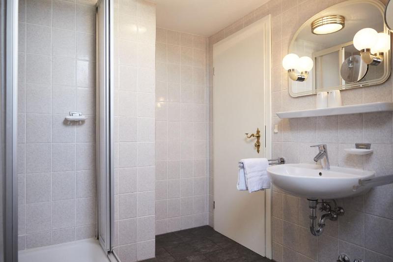 Junior Suite (2 Adults) image 2