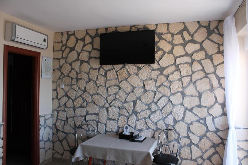 Deluxe Triple Room with Sea View image 2