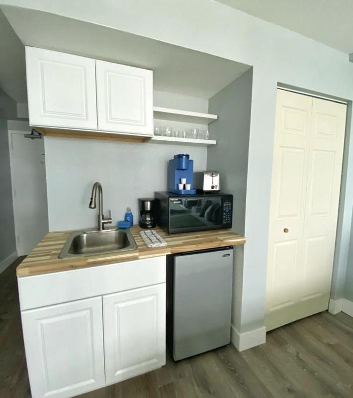Ocean Side Inn Studios - image 10