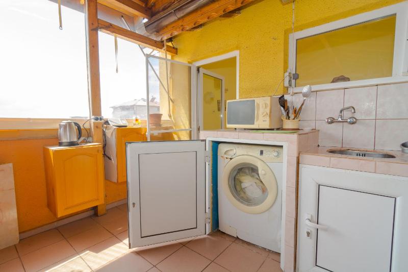 Triple Room with Balcony image 3