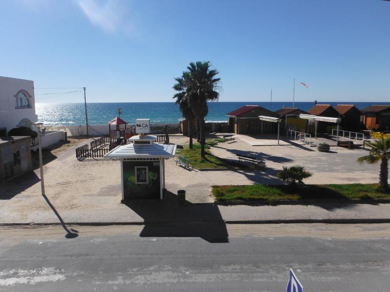 Superior Double Room with Balcony and Sea or River View image 1