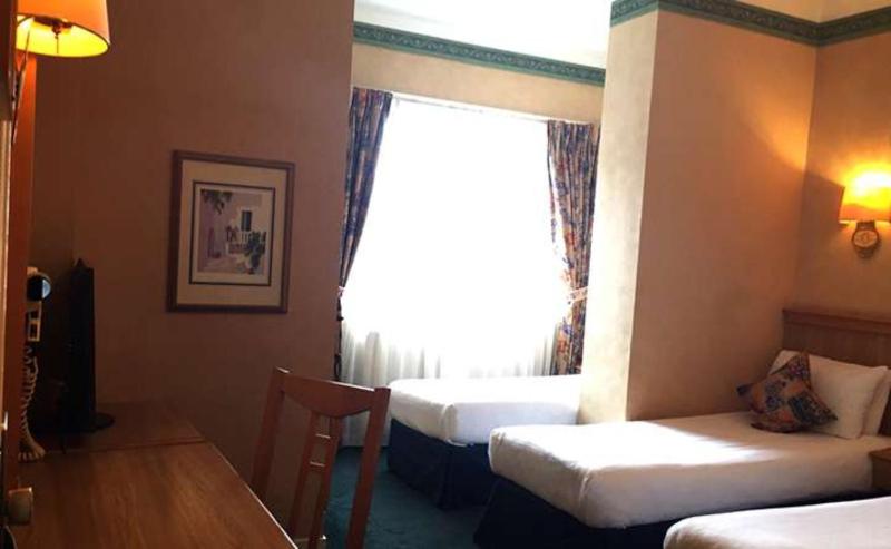 Classic Triple Room image 1