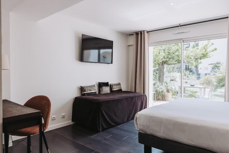 Executive Room with Terrace image 3