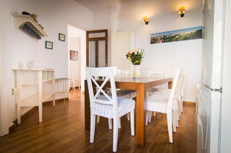 Holidays2Fuengirola Villa 6 bedroom 200 mts Beach - image 40