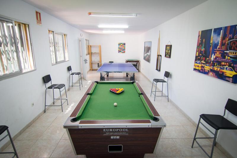 Holidays2Fuengirola Villa 6 bedroom 200 mts Beach - image 28