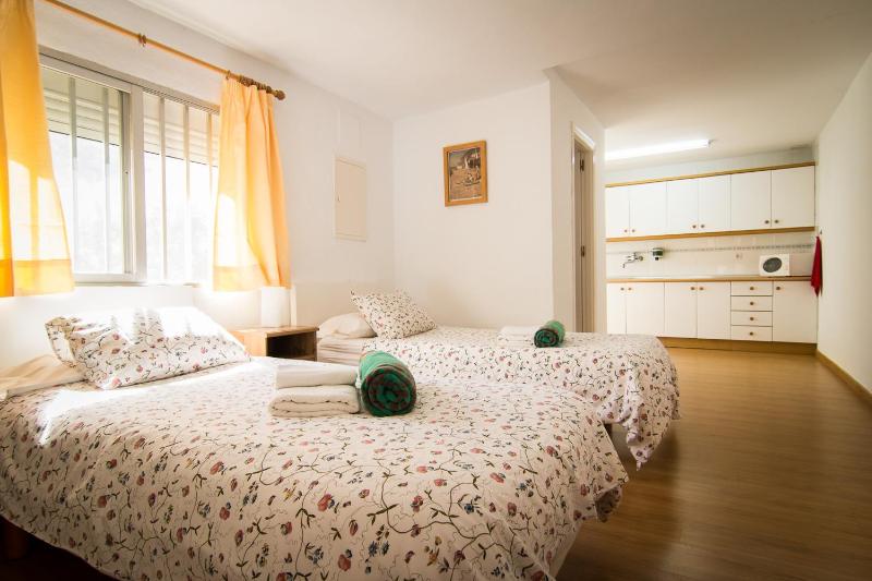 Holidays2Fuengirola Villa 6 bedroom 200 mts Beach - image 11