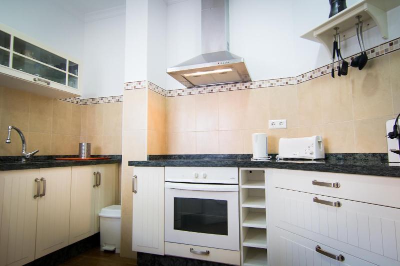 Holidays2Fuengirola Villa 6 bedroom 200 mts Beach - image 35