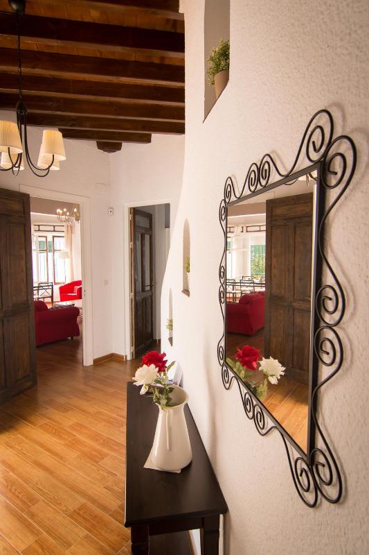 Holidays2Fuengirola Villa 6 bedroom 200 mts Beach - image 26
