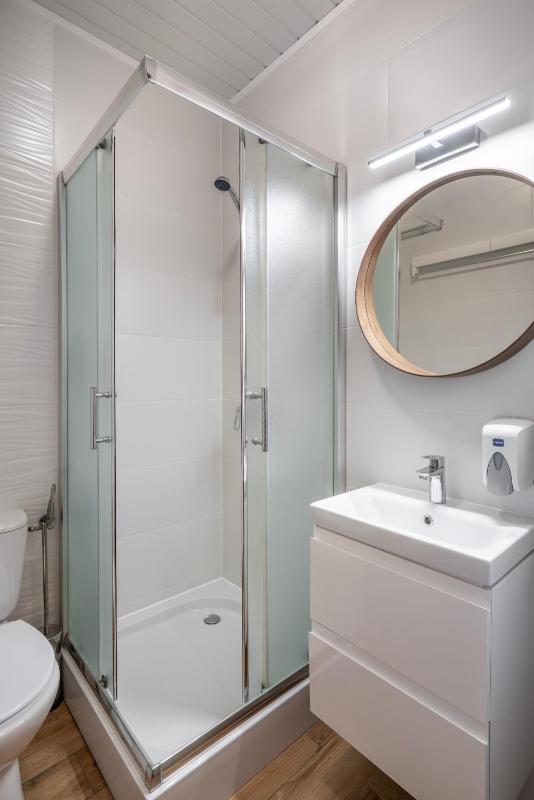 Single Room image 3