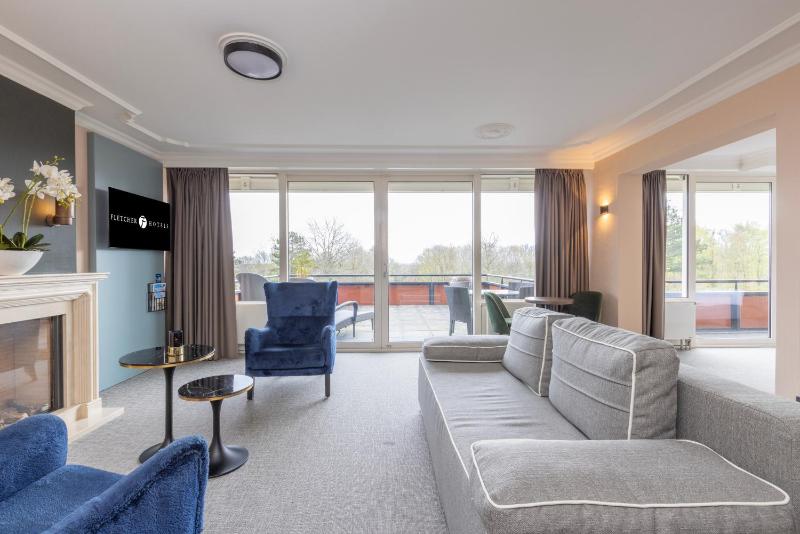 Royal Suite image 2