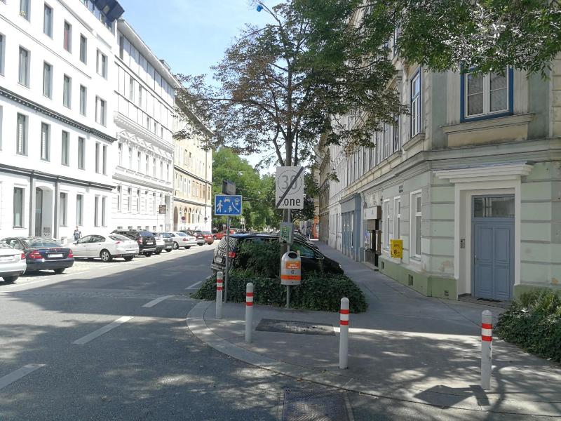 Vienna Gold Apartments - contactless check in - image 9