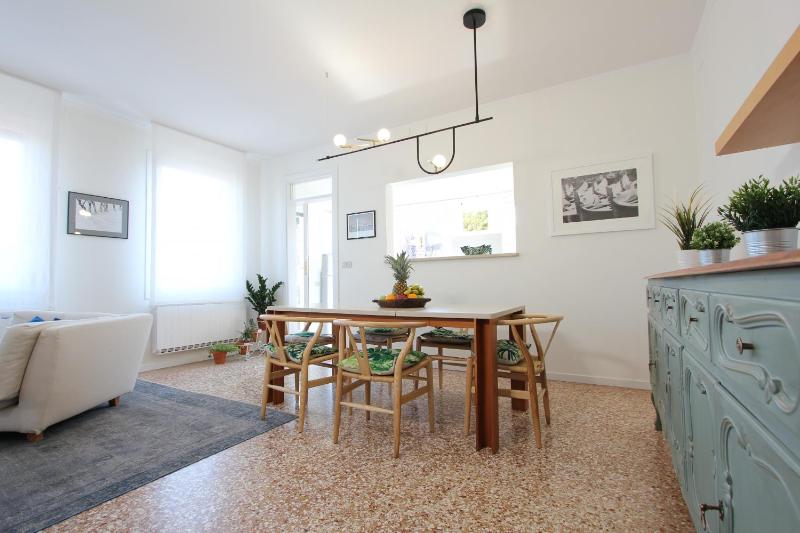 Lara - Three-Bedroom Apartment with Terrace image 1