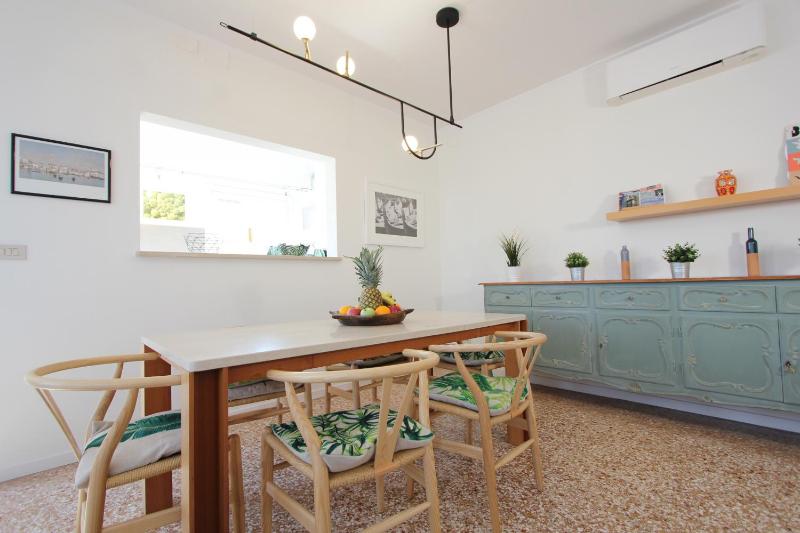 Lara - Three-Bedroom Apartment with Terrace image 3