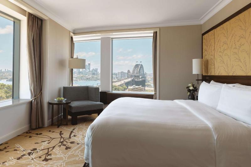 Harbour Bridge Suite with Club Lounge Access image 1