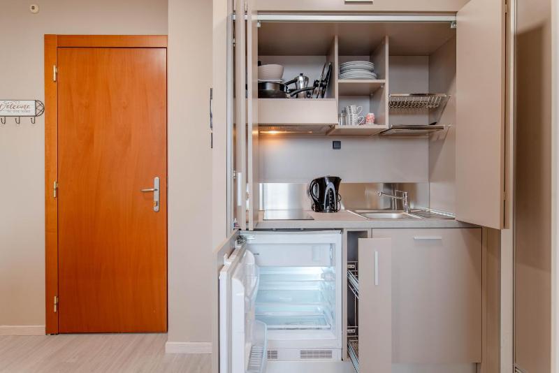 Regina Apartment by Toh Solution - image 6