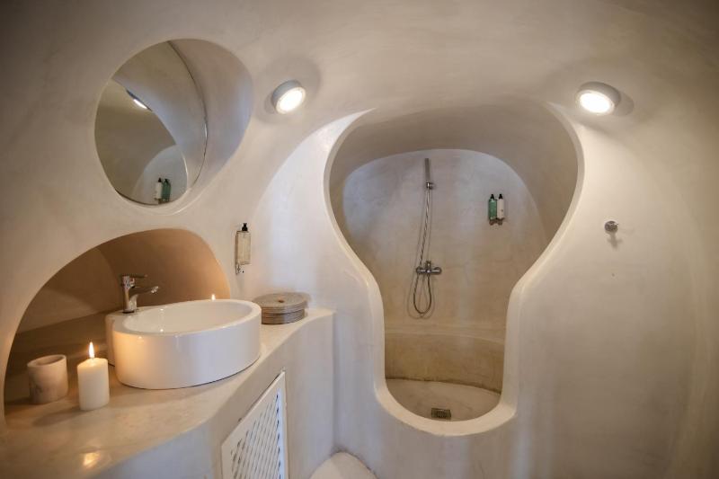 Luxus VIP Suites - image 21