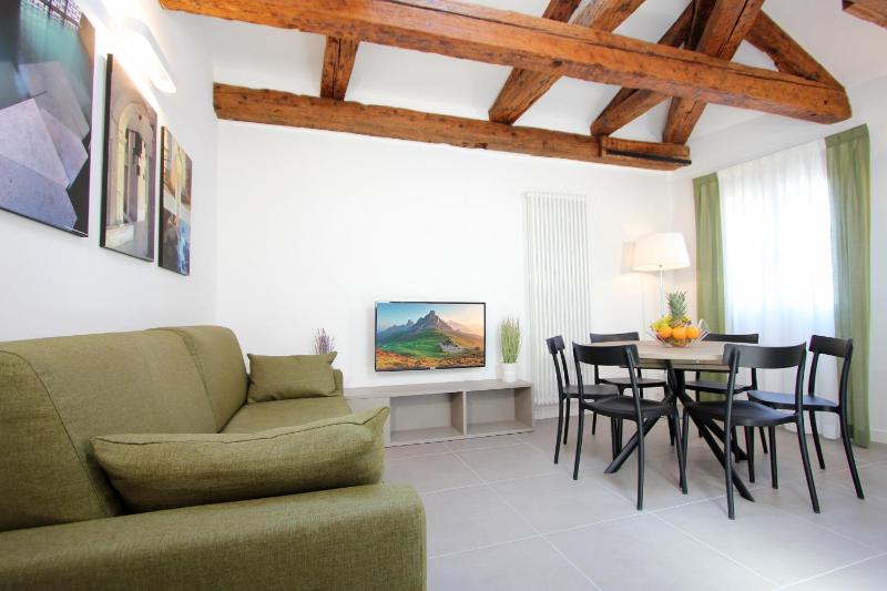 Carlo - Two-Bedroom Apartment image 1