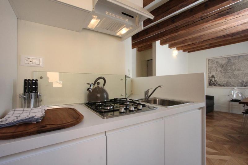 Apartment Avogaria BIS with 2 Bedrooms and Canal View image 3