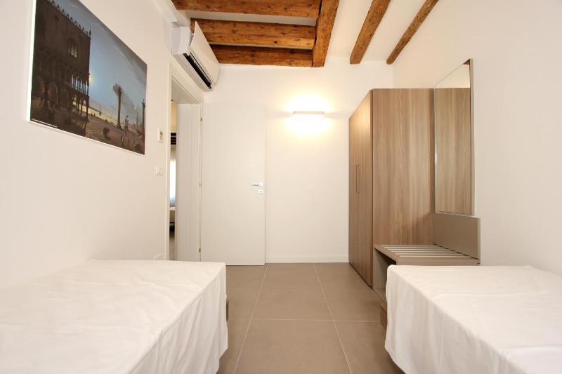 Canaletto - Two-Bedroom Apartment image 4