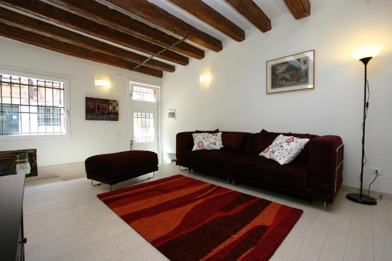 Guggenheim Two-Bedroom Apartment with Terrace image 2