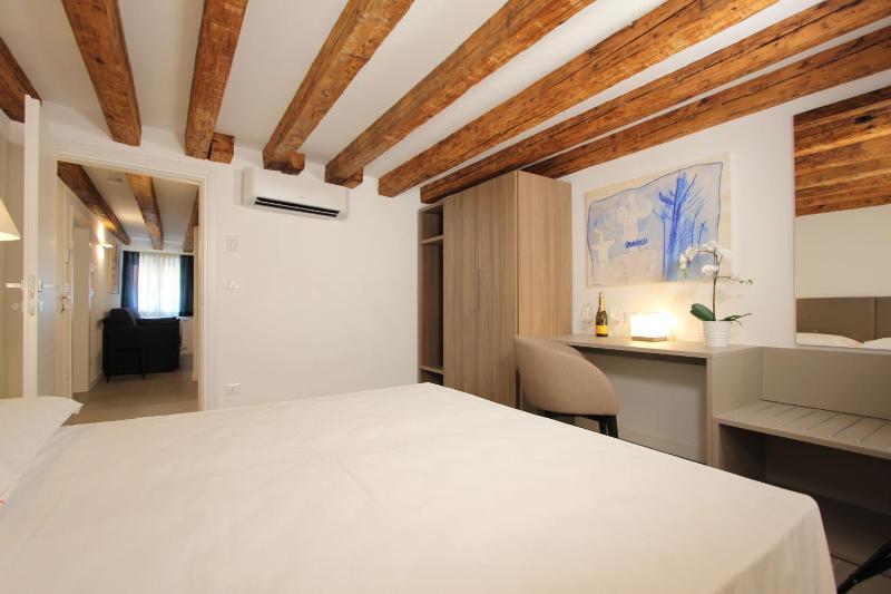 Licata - Two-Bedroom Apartment image 4