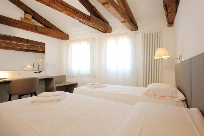 Longhi - Two-Bedroom Apartment image 4