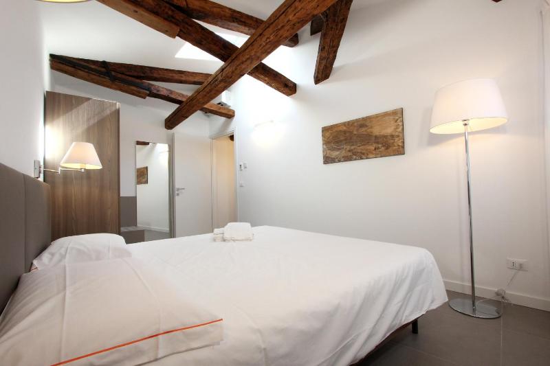 Longhi - Two-Bedroom Apartment image 2