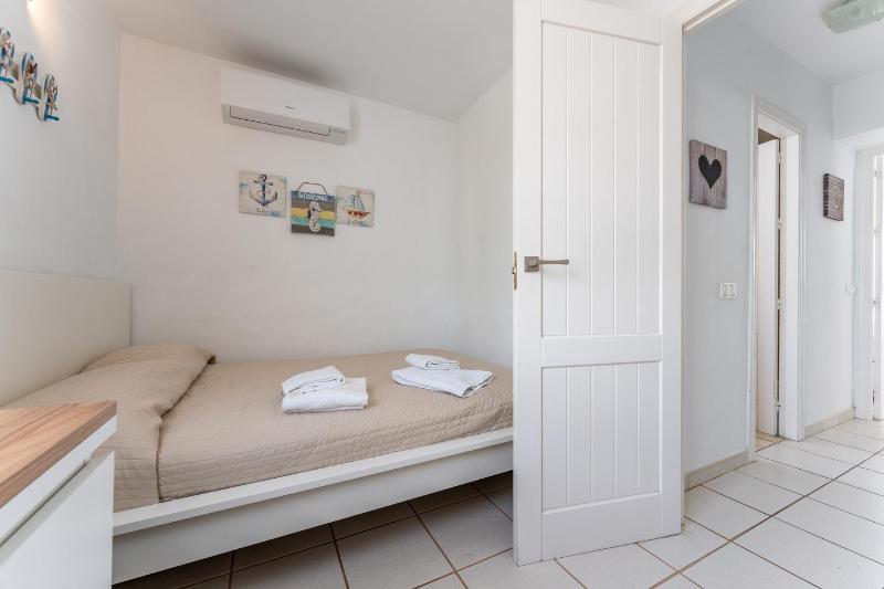 Dona Lola Micaela Beach front duplex 2 bedroom apartment - open sea and beach views surrounded by bars and restaurants - Costa del Sol - CS199 - image 29
