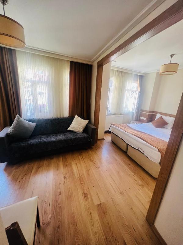 Deluxe Apartment image 1