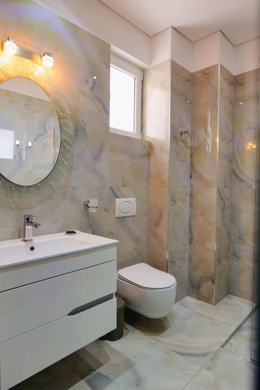 Triple Room with Side Sea View image 1
