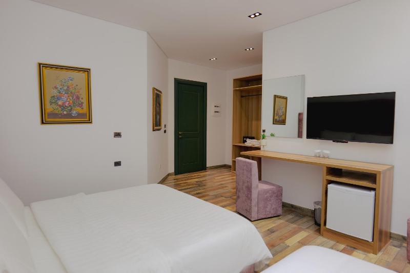 Triple Room with Mountain View image 1