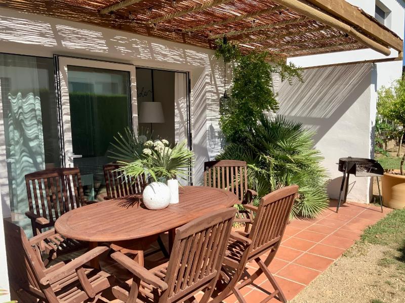 Studio Apartment 1 image 1