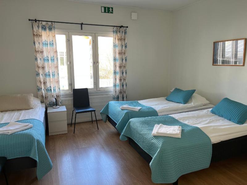 Triple Room with Shared Bathroom image 1