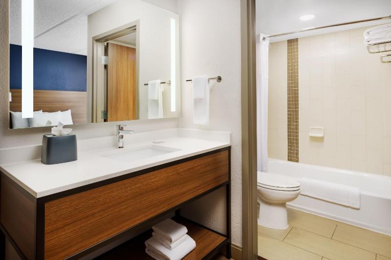 Double Room with Two Double Beds and Sofa Bed image 2