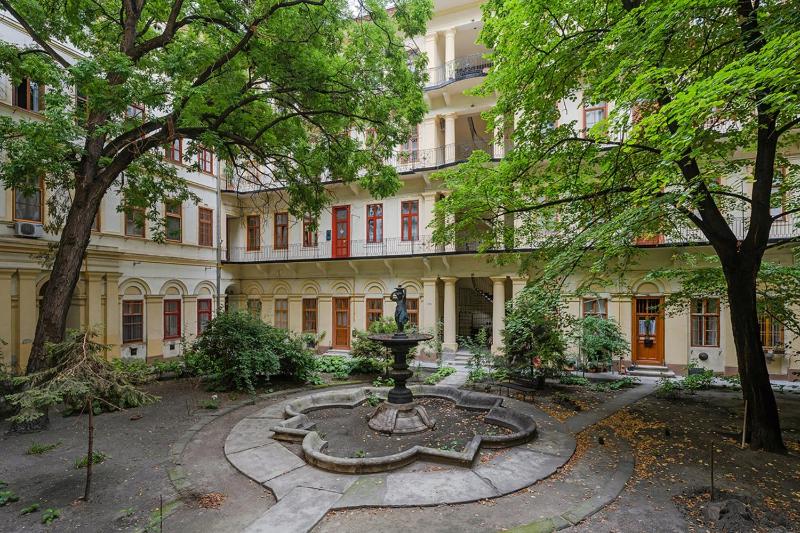 Liszt Studio - image 13