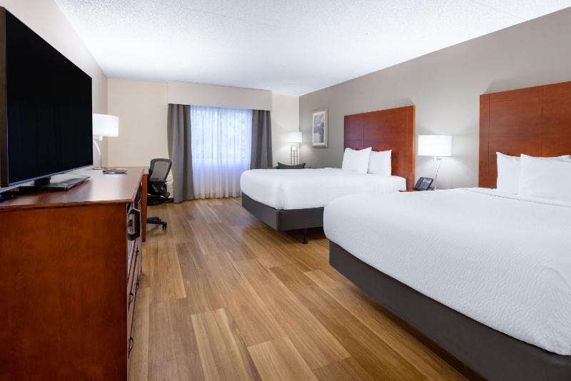 Queen Room with Two Queen Beds - Disability Access image 2