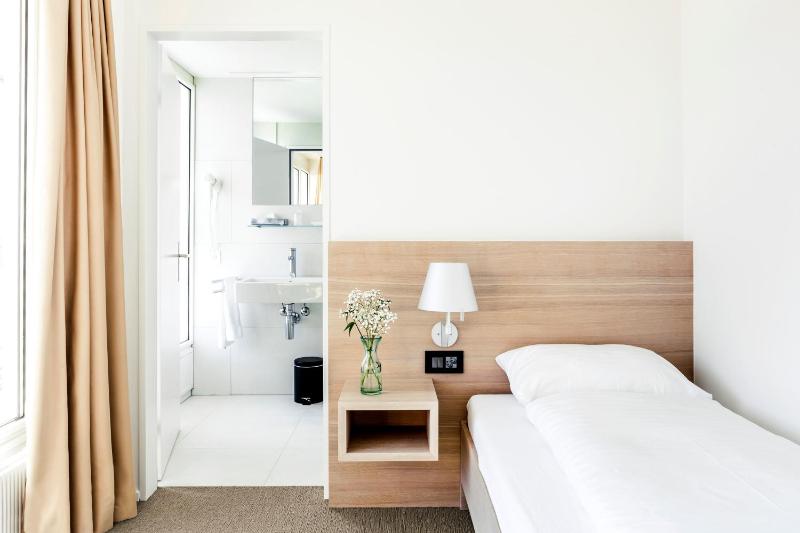 Single Room image 1
