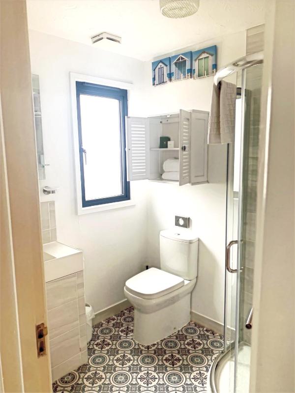 Double or Twin Room with Garden View image 3