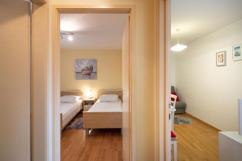 One-Bedroom Apartment image 2