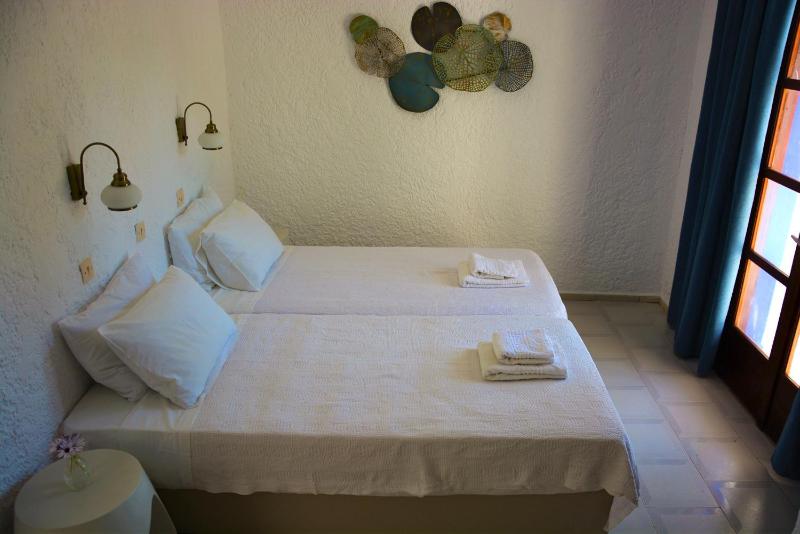 Standard Double or Twin Room image 2