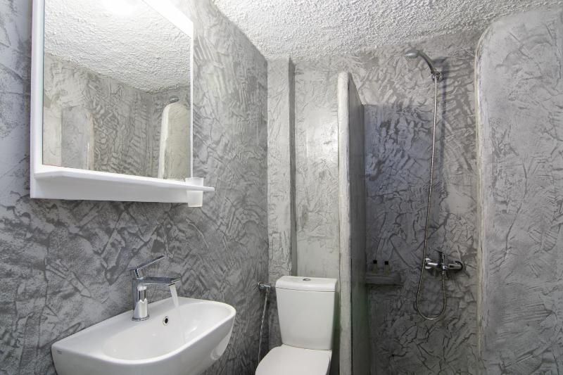 Standard Double Room image 3