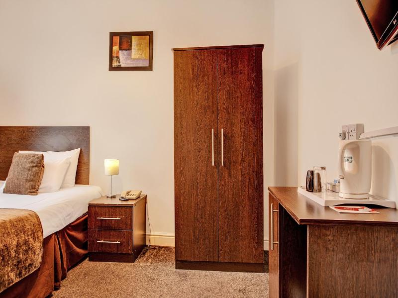 Standard Single Room image 3
