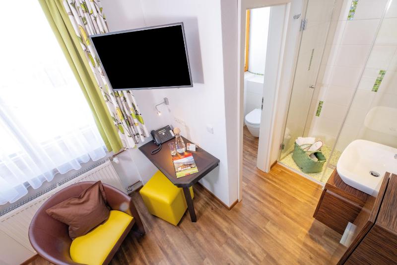Standard Single Room image 2