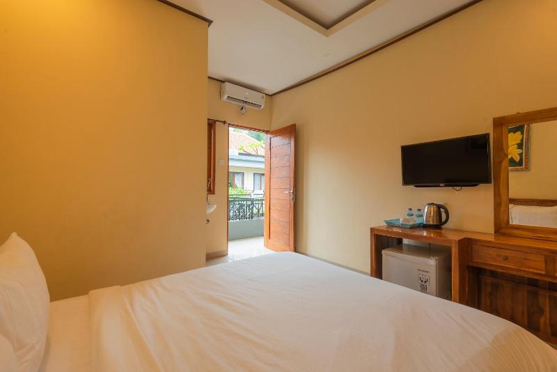 Liliy Guest House Kuta - image 29