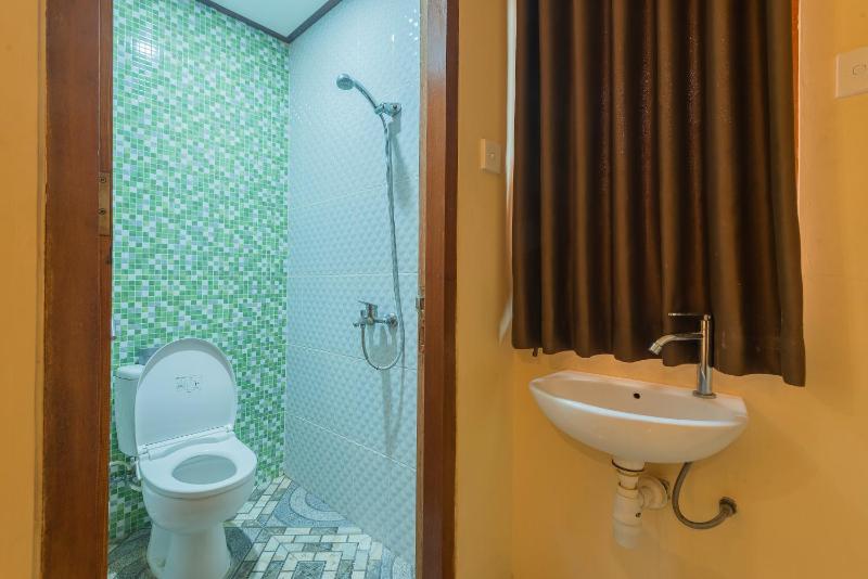 Liliy Guest House Kuta - image 13