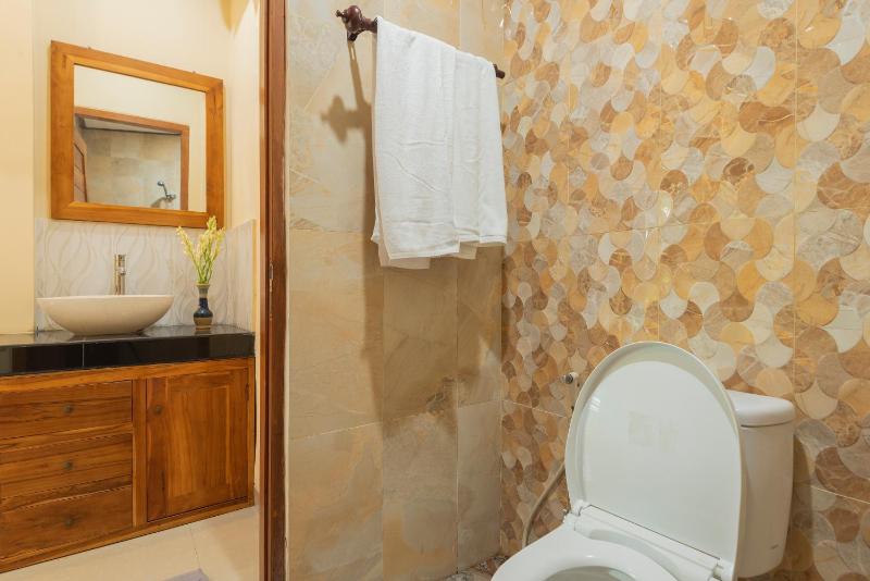 Liliy Guest House Kuta - image 16