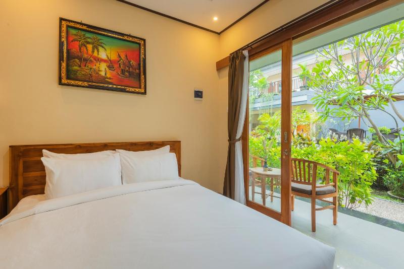 Liliy Guest House Kuta - image 5