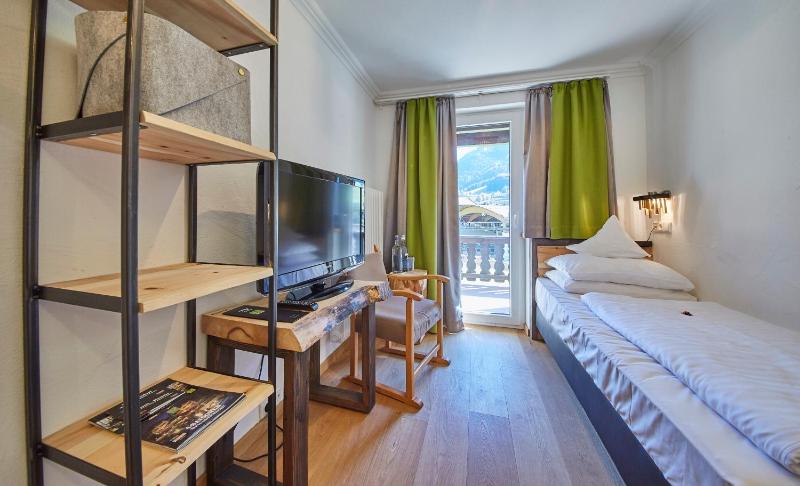 Single Room image 3