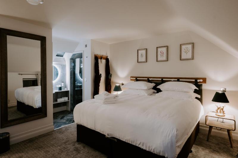 Two Bedroom Cottage image 3